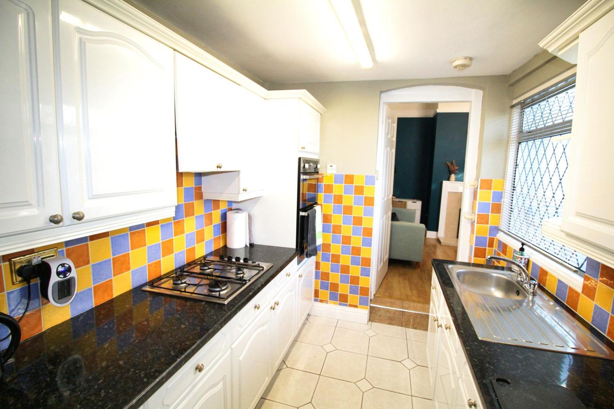 - Shirley - - Sleeps 8 - 3 Large Beds - Sofa Bed - Beautifully Refurbished - Very Large Enclosed Gardens - Off Street Parking - Fast Wifi Сasa de vacaciones Birmingam