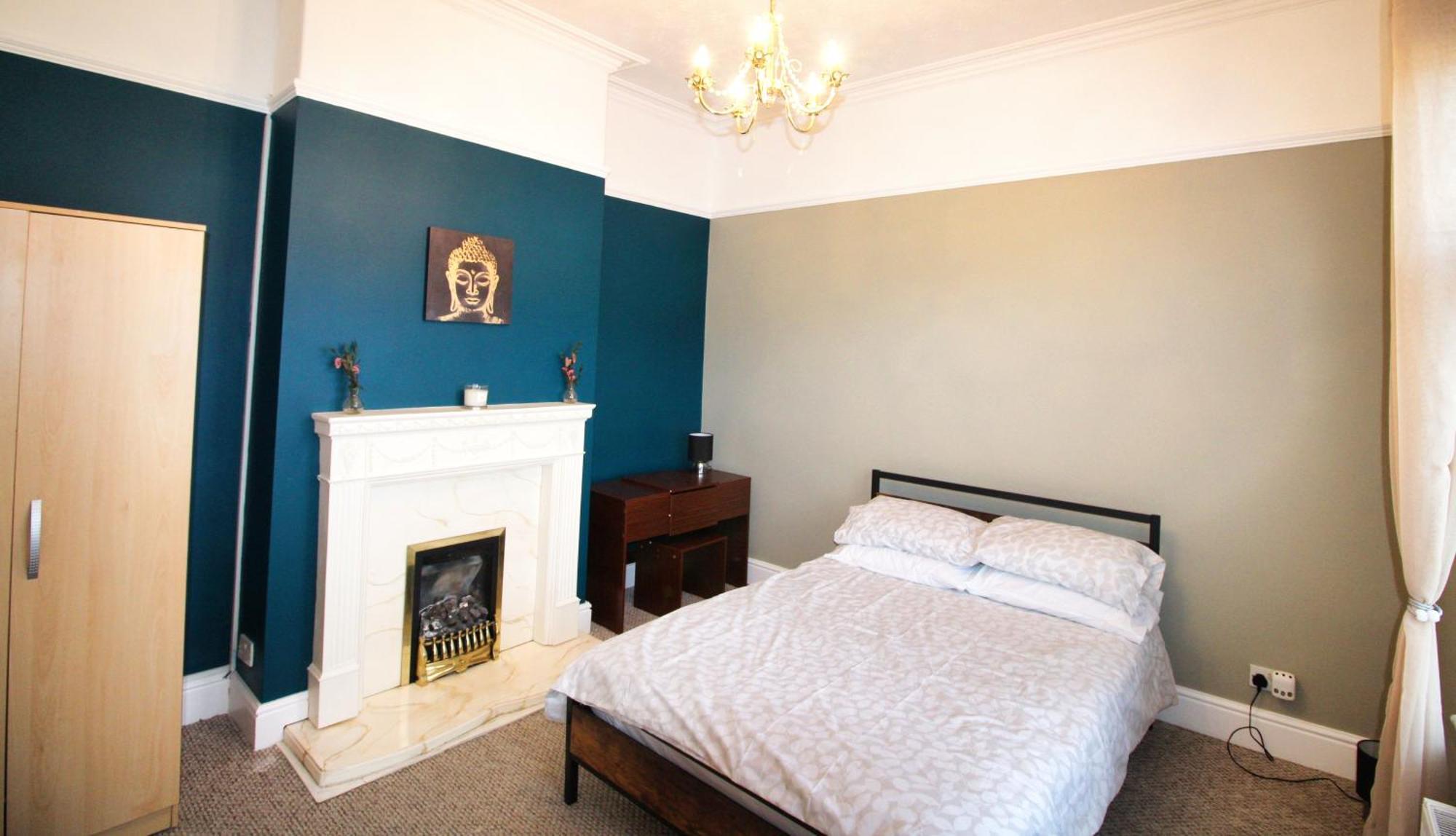 - Shirley - - Sleeps 8 - 3 Large Beds - Sofa Bed - Beautifully Refurbished - Very Large Enclosed Gardens - Off Street Parking - Fast Wifi Сasa de vacaciones